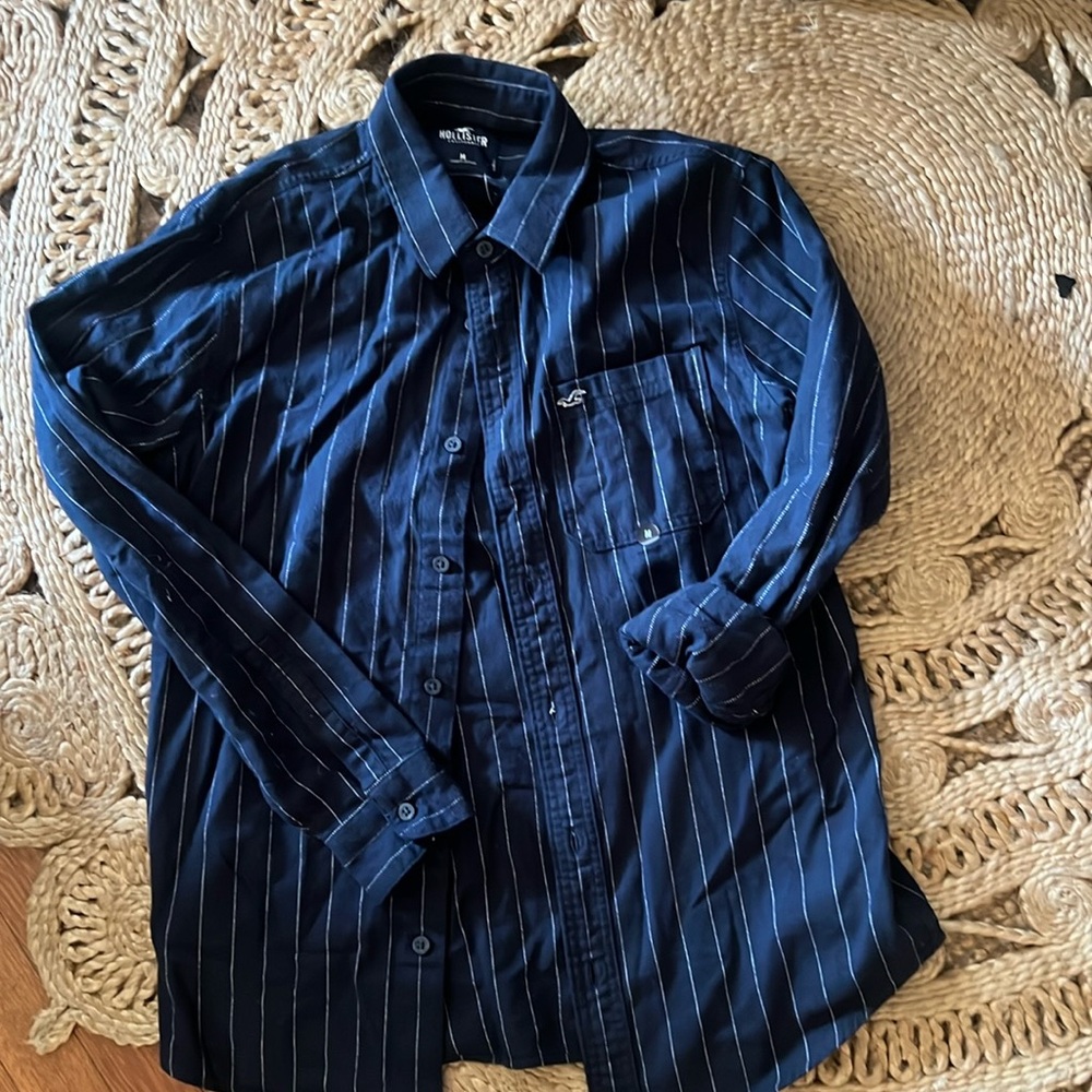 Holister NWT blue striped button down. Size medium.